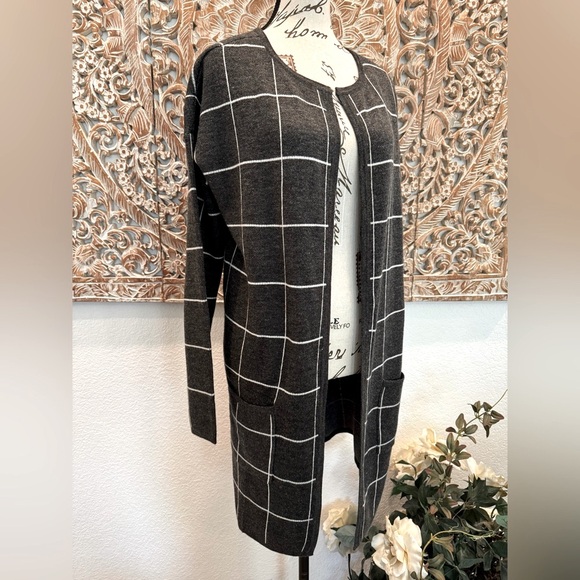 The Limited Gray & White Classy Open Front Long Cardigan w/ Pockets- size S - Picture 3 of 12